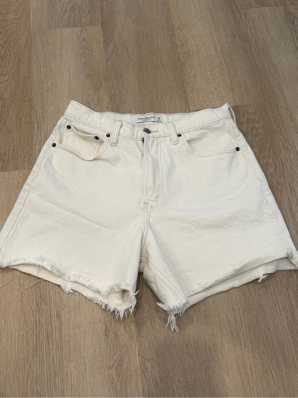 Abercrombie 7” Dad High Rise Shorts Curve Love